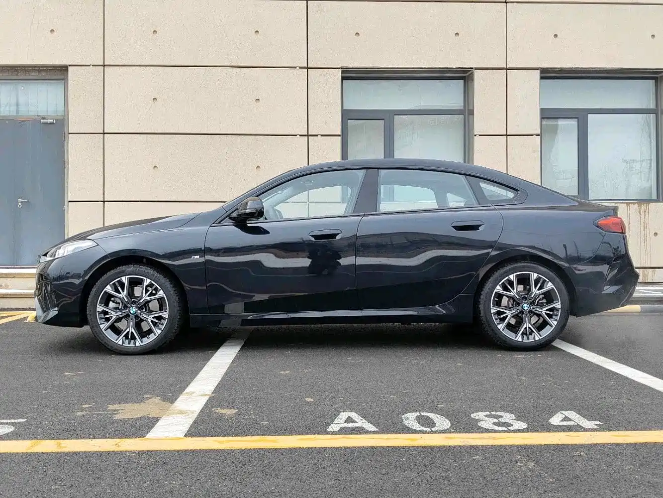 BMW 2 Series 2025 225L M Sport Package фото 3