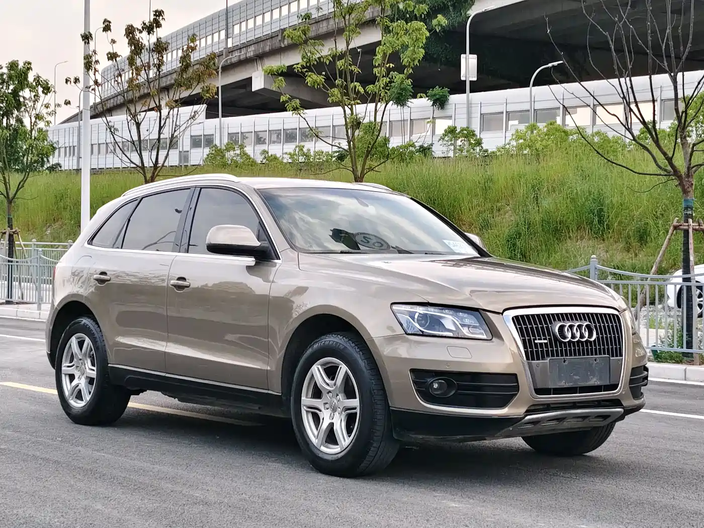 Audi Q5 2010 2.0TFSI Progressive фото 3