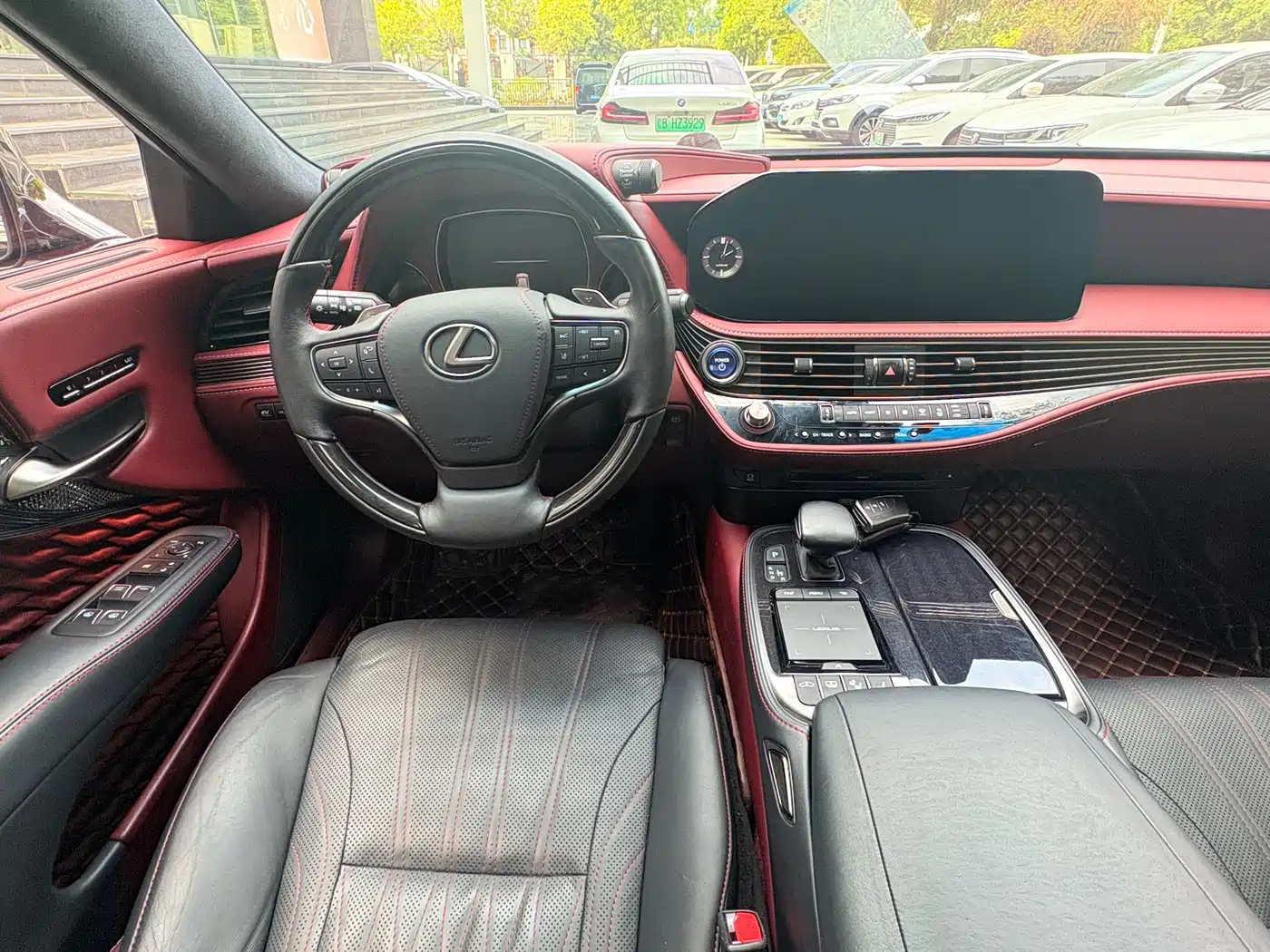 Lexus LS 2021 500h Executive Edition фото 6