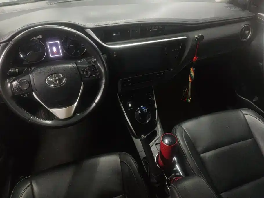 صورة 12 - Toyota Corolla