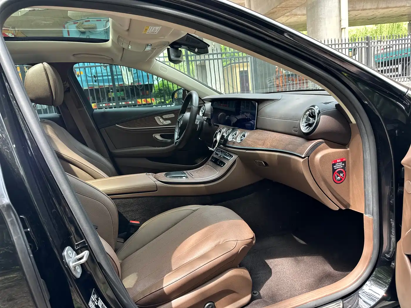 Mercedes-Benz E-Class 2023 E 300 L Fashion фото 19