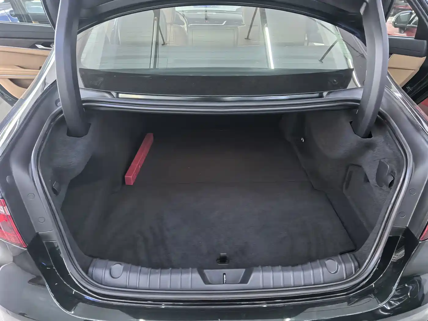Jaguar XFL 2025 2025 2.0T P250 FWD Luxury Edition