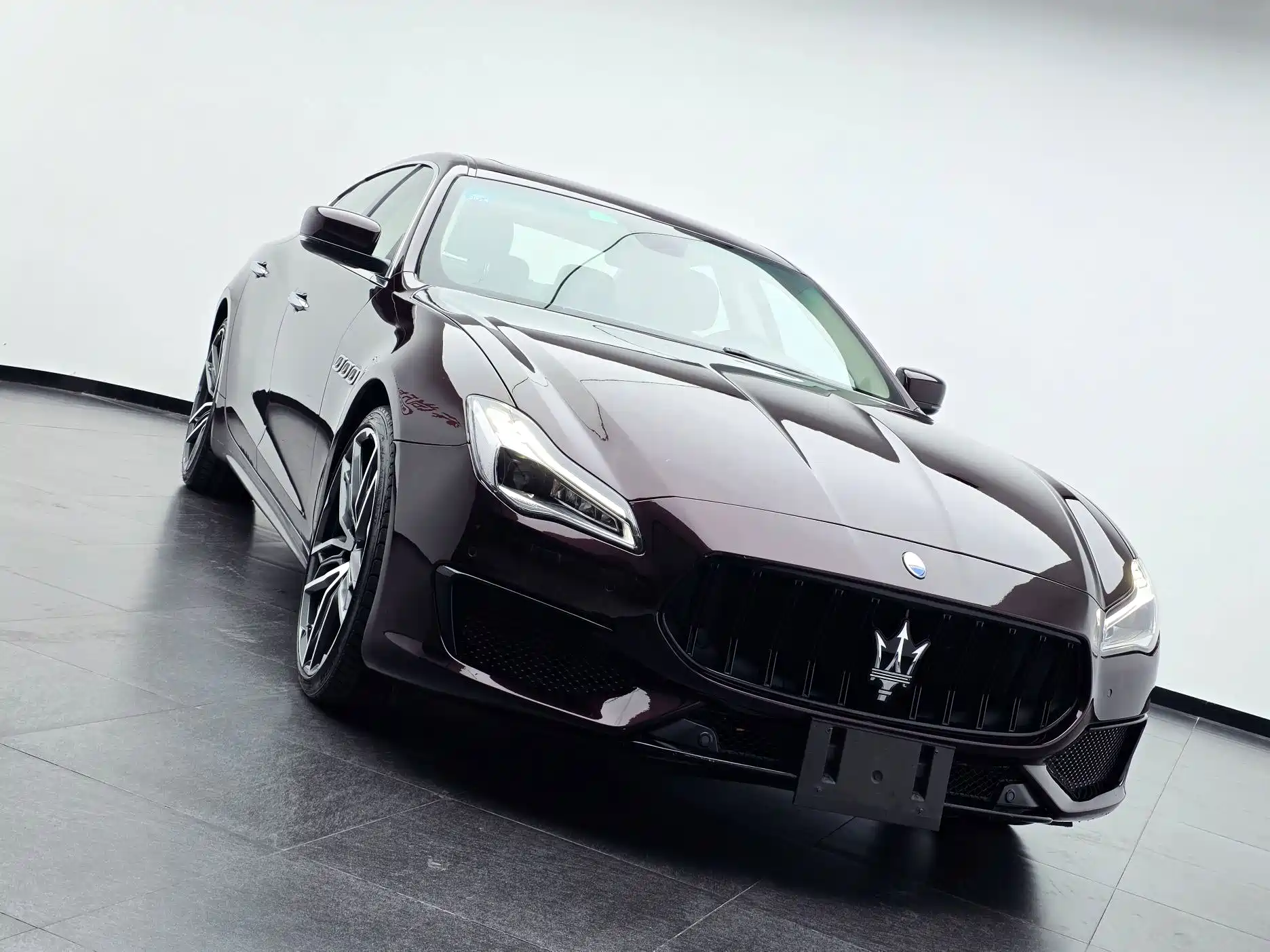 Photo 9 - Maserati Quattroporte