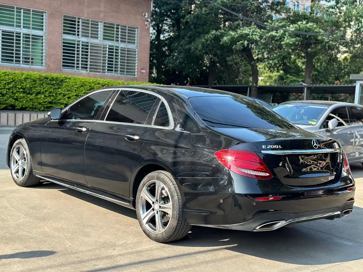 Mercedes-Benz E-Class 2016 E 200 L Sport Type фото 3