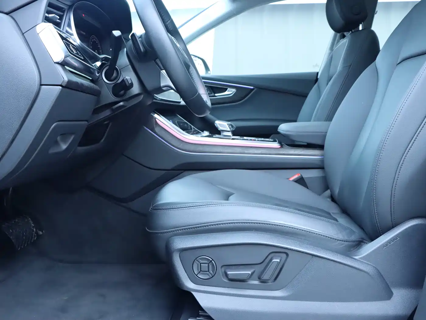 Audi Q8 2019 55 TFSI Luxury Dynamic фото 5