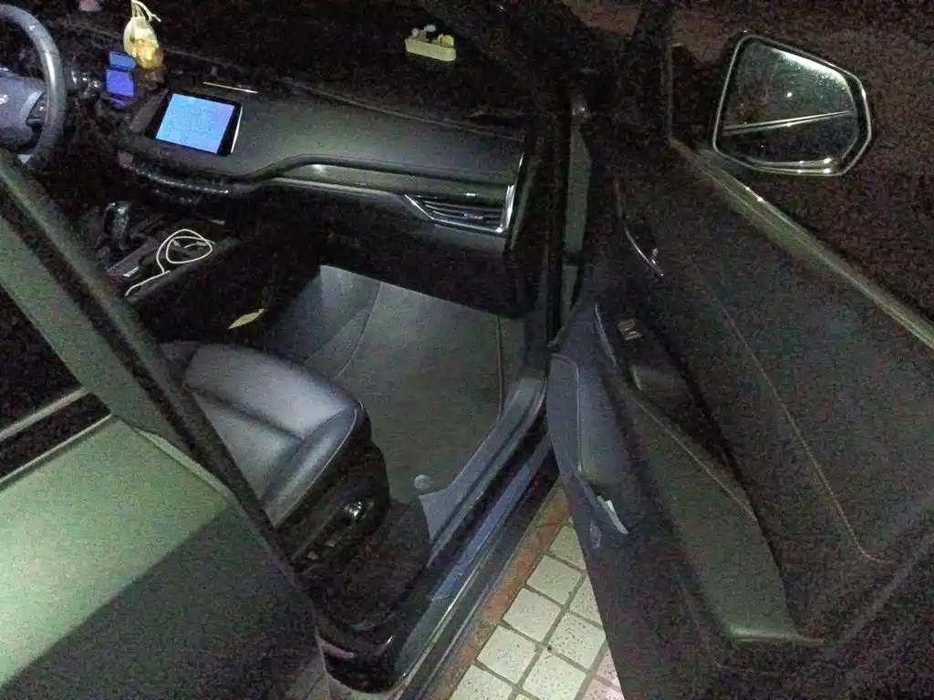 Фото 18 - Cadillac XT4