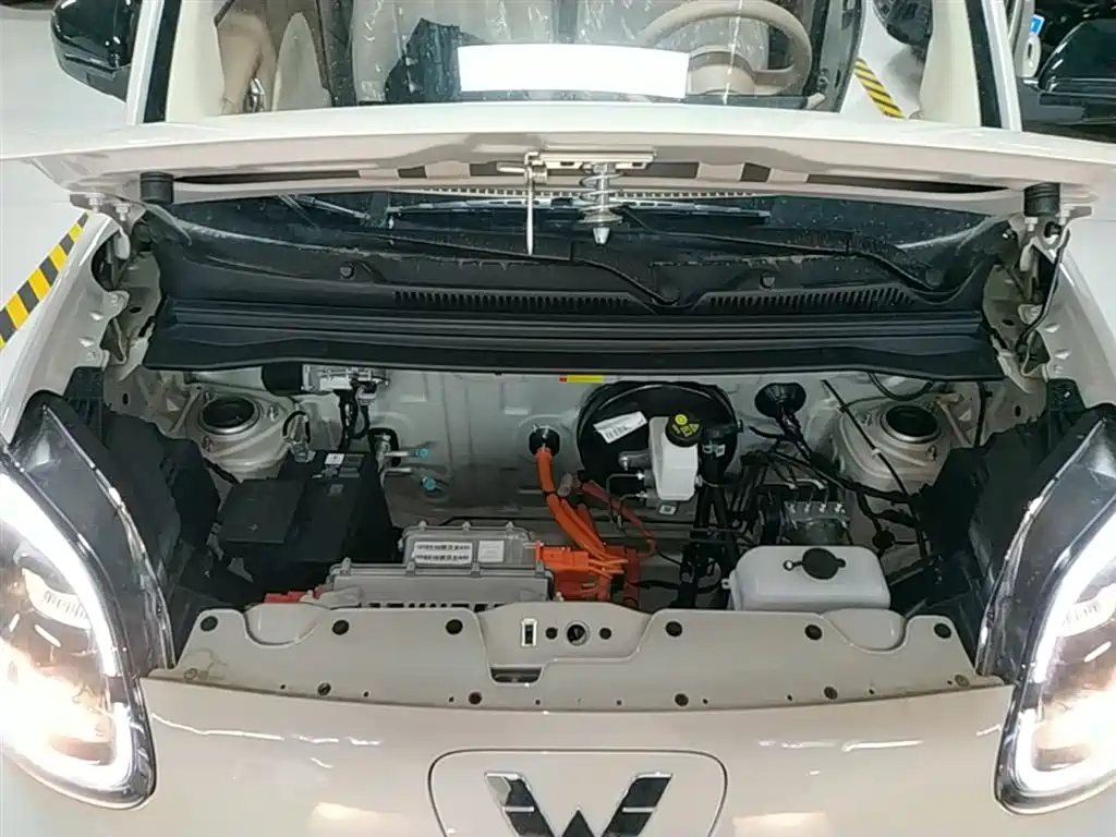 Wuling Motors Hongguang MINIEV 2026 2025 4-Door Advanced