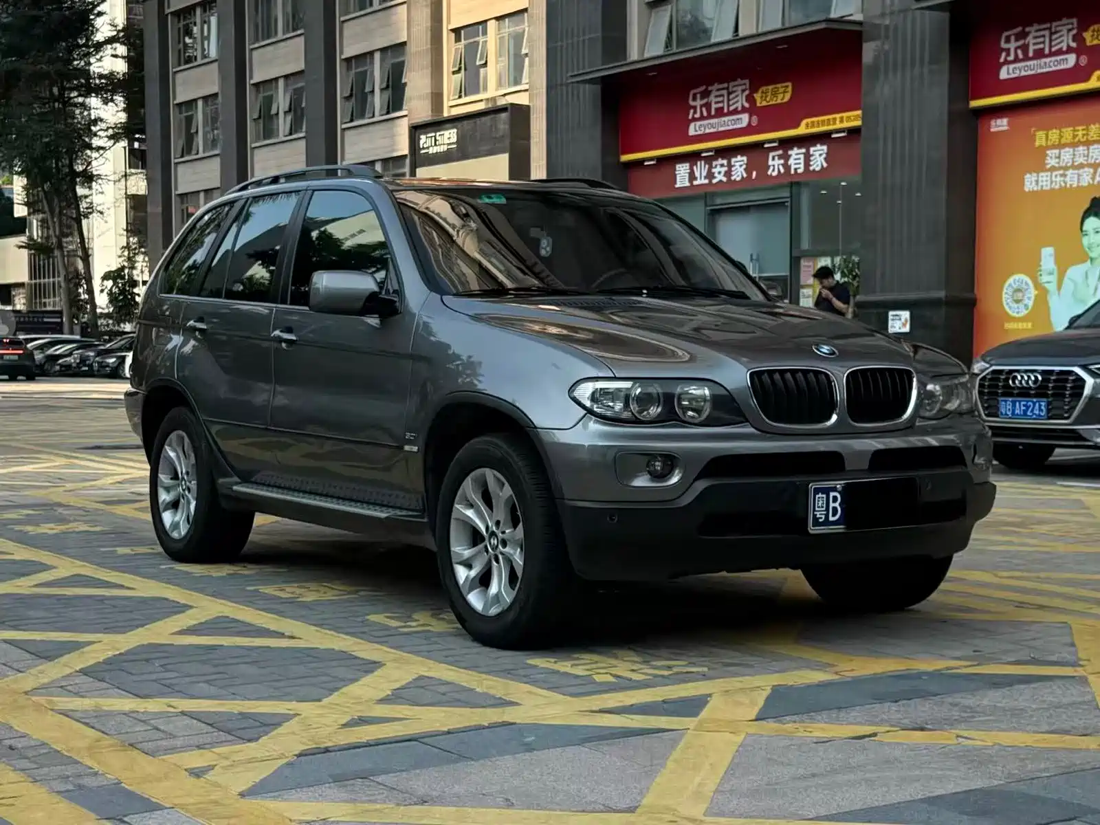 Photo 3 - BMW X5 (Import)