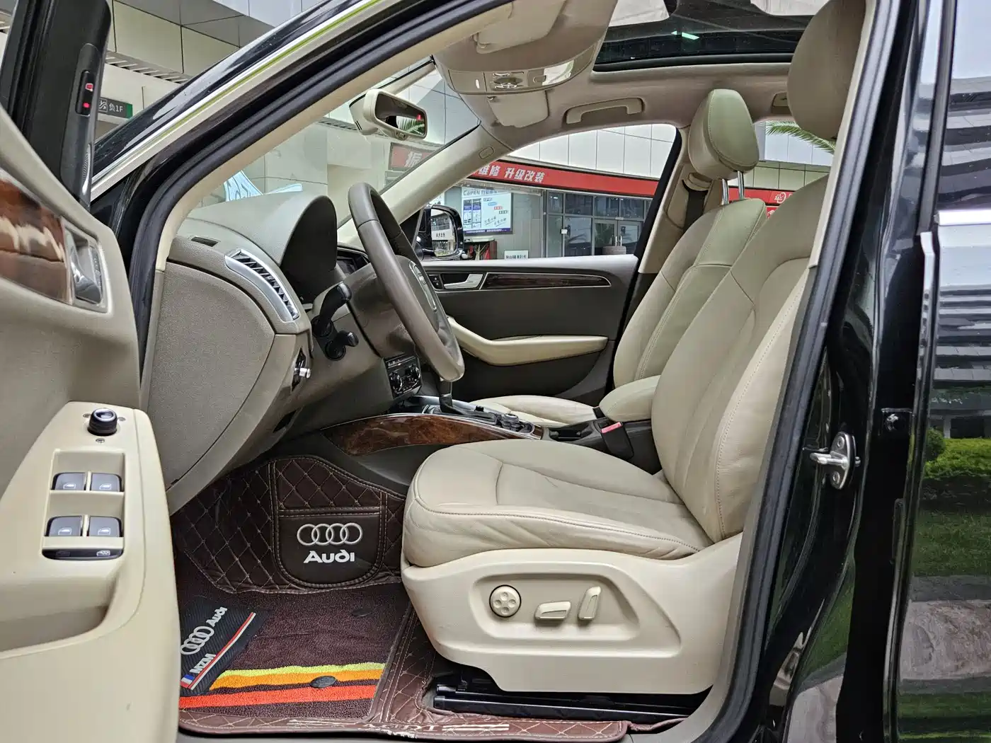 Audi Q5 2011 2.0TFSI Comfort фото 6