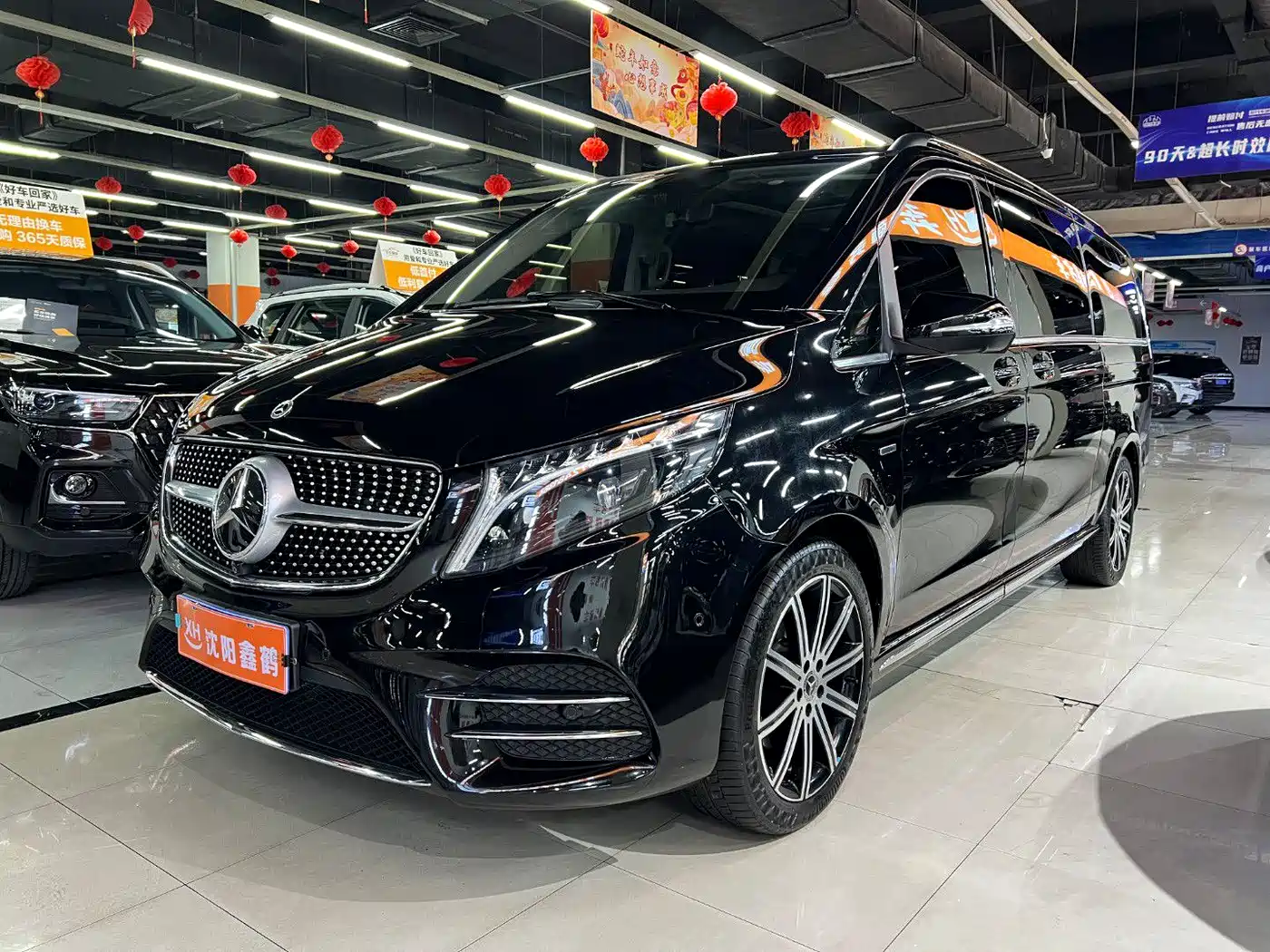 Mercedes-Benz V-Class 2022 V 260 L Long Wheelbase Luxury Edition фото 3