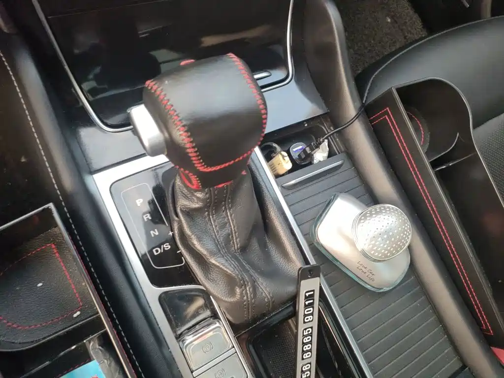 Roewe RX8 2019 2018 30T 2WD Flagship Edition