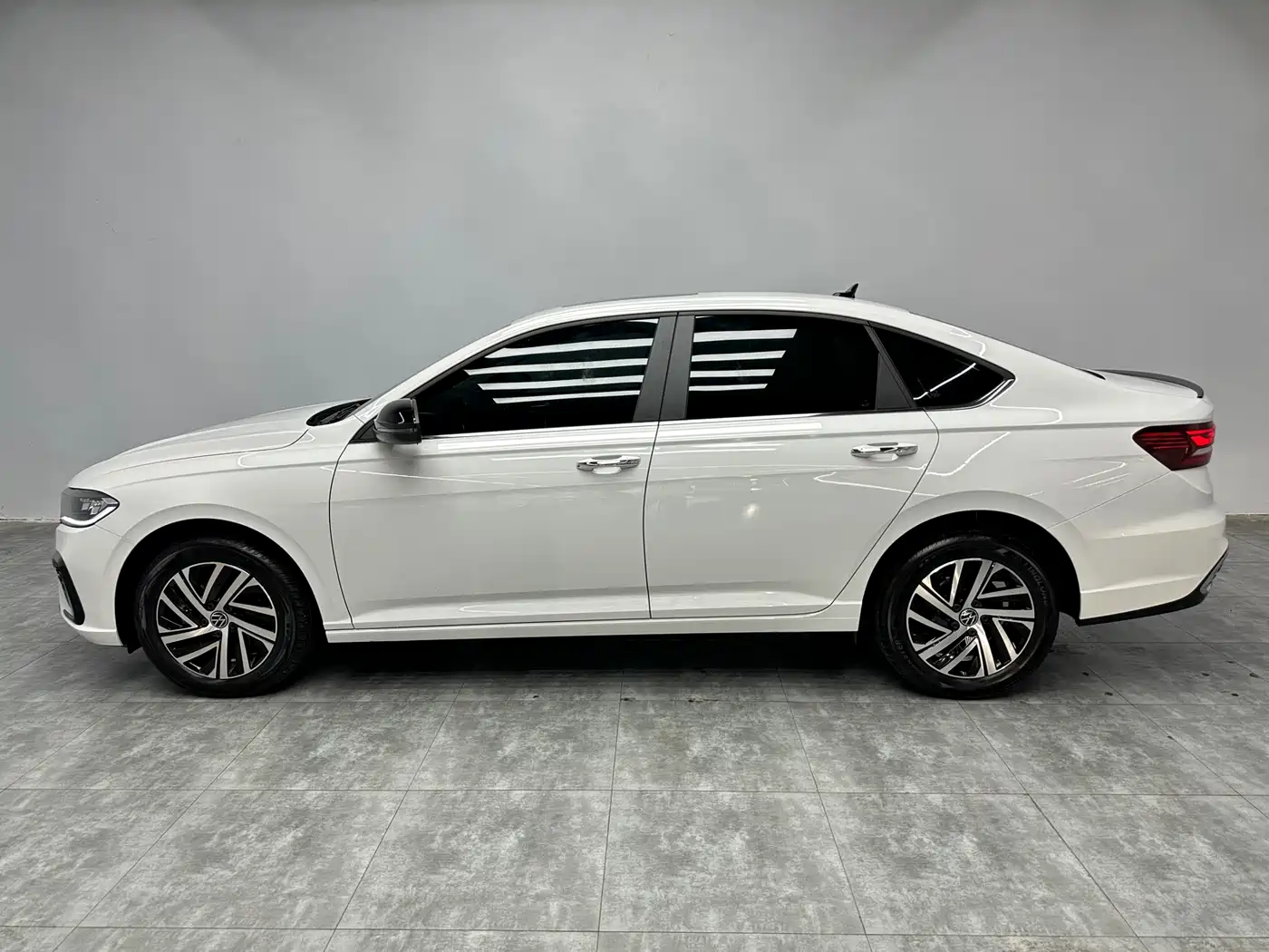 Volkswagen Lavida 2024 Model 300TSI DSG Starlight Full Comfort Edition фото 8