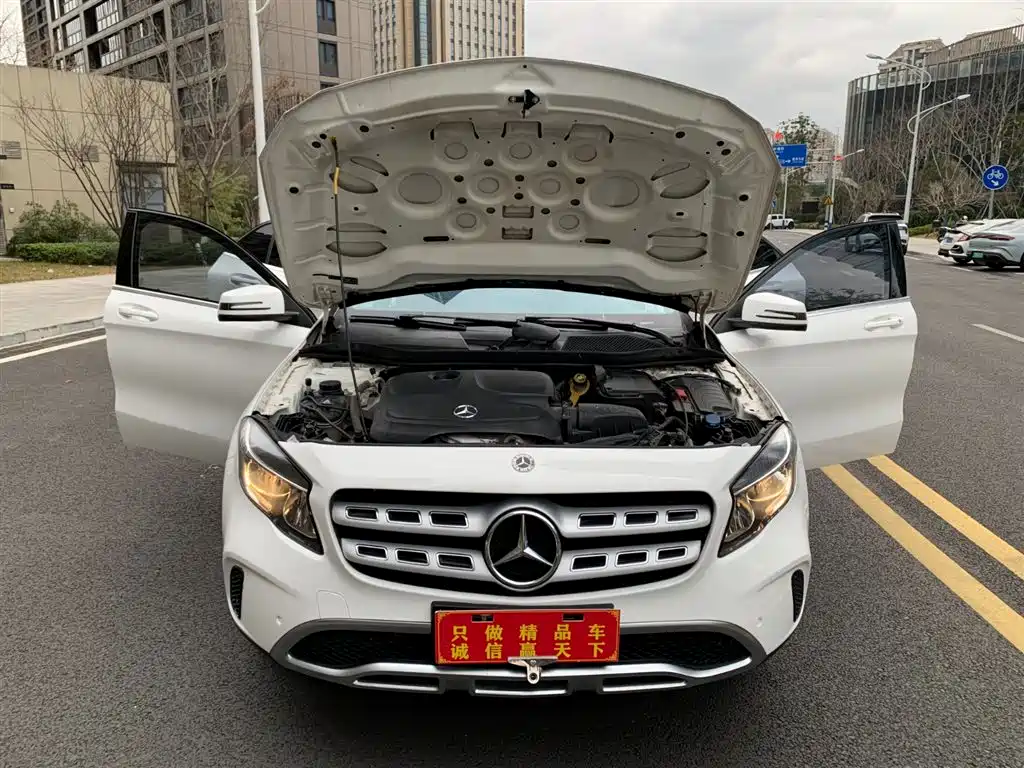 Mercedes-Benz GLA 2018 GLA 200 Dynamic фото 17
