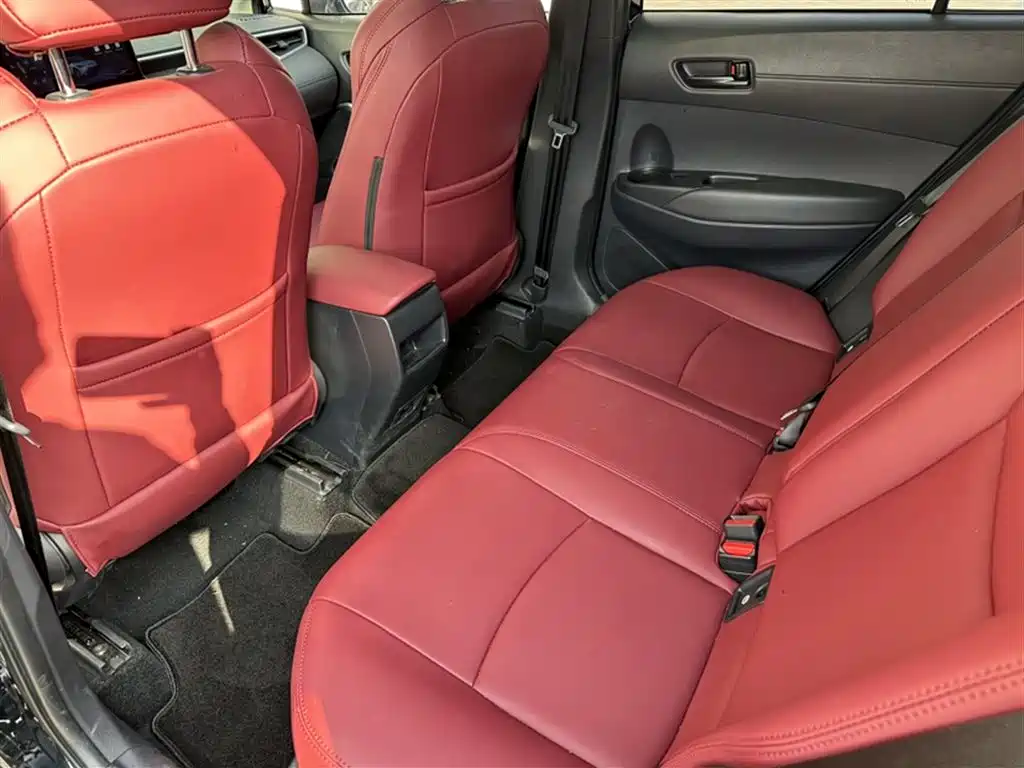 Toyota Frontlander 2023 2.0L CVT Leading Edition фото 23