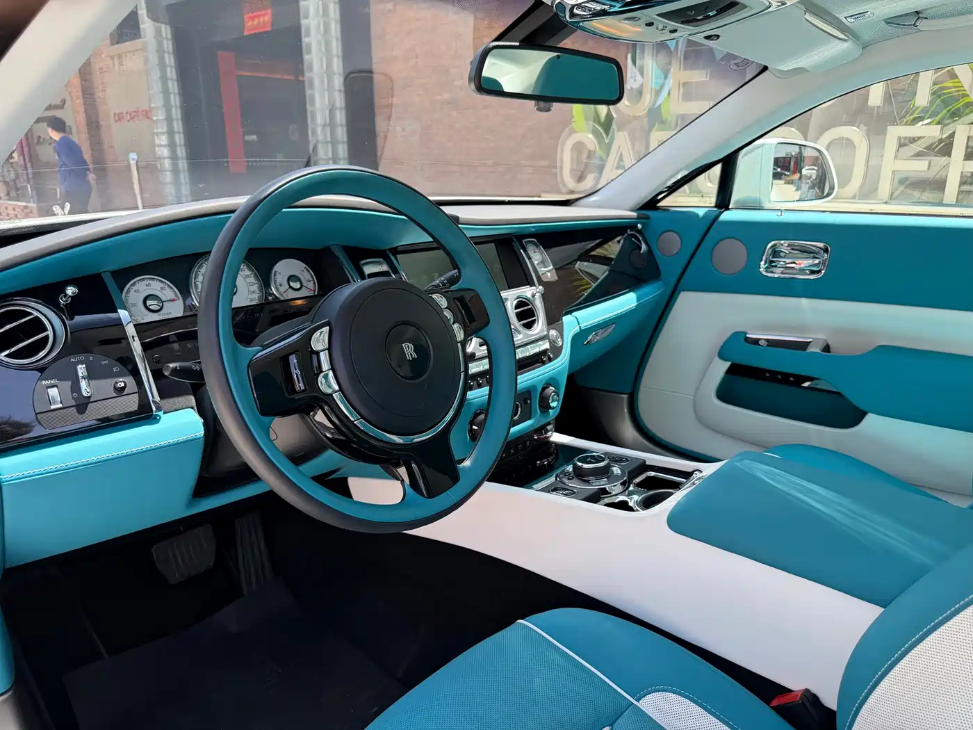 Rolls-Royce Wraith 2017 6.6T Black Badge Edition фото 5
