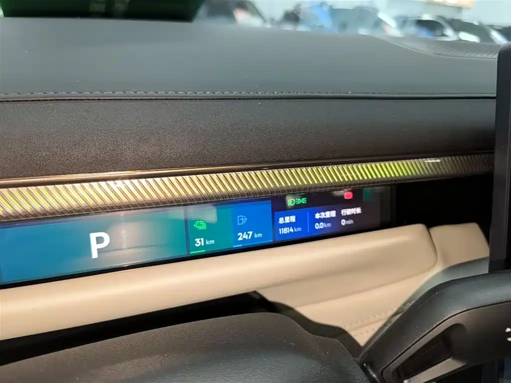 Lynk & Co 10 EM-P 2025 Model 120km Base Version фото 12