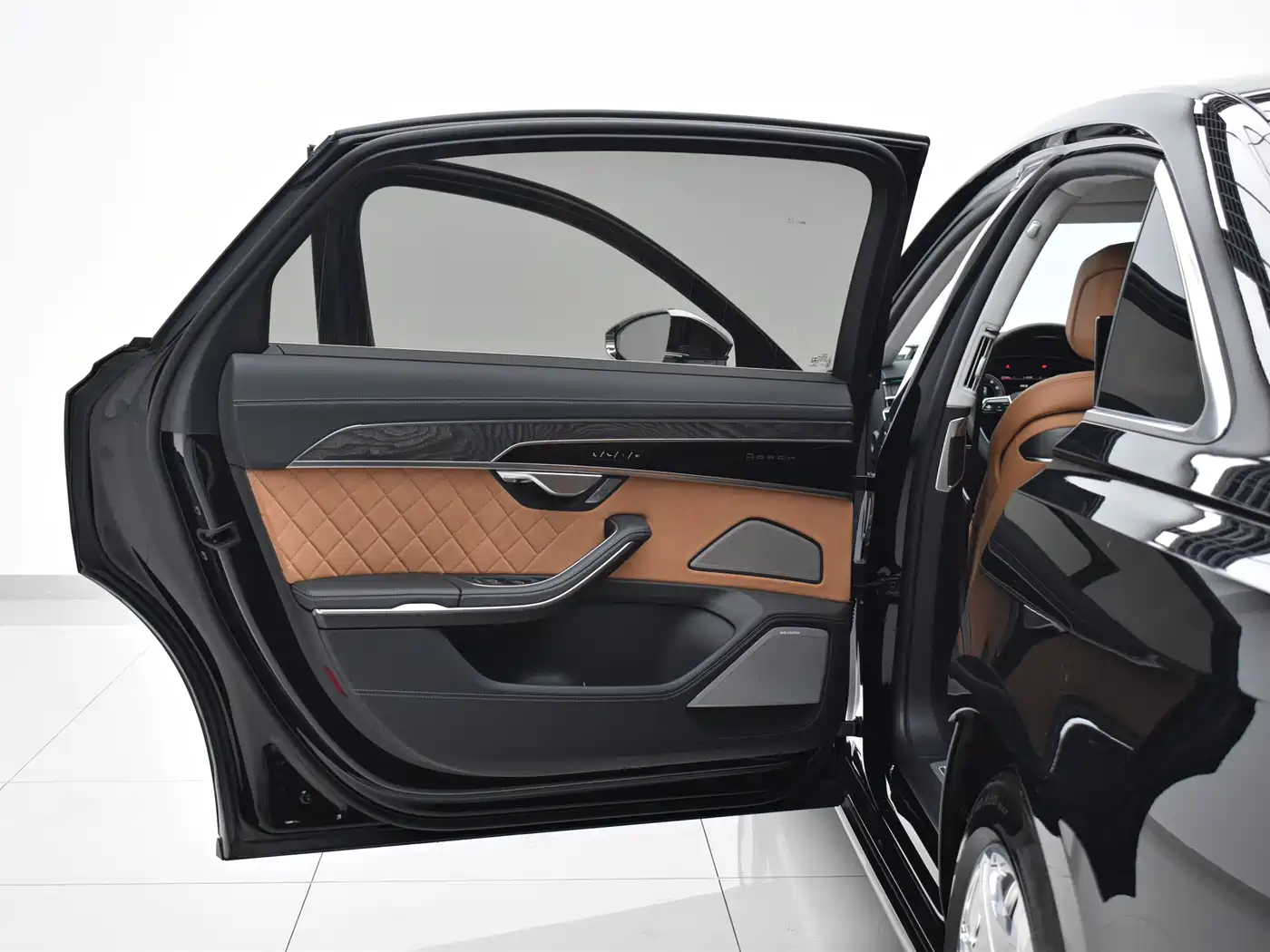 Audi A8 2022 A8L Horch Founder's Edition Legendary фото 17