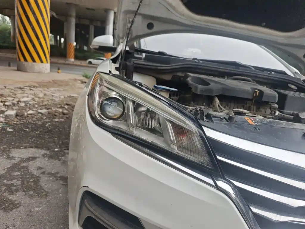 Photo 7 - Roewe 360