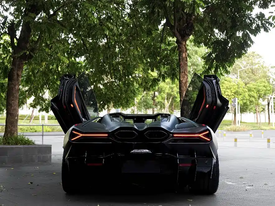 Lamborghini Revuelto 2025 2023 6.5L PHEV Standard