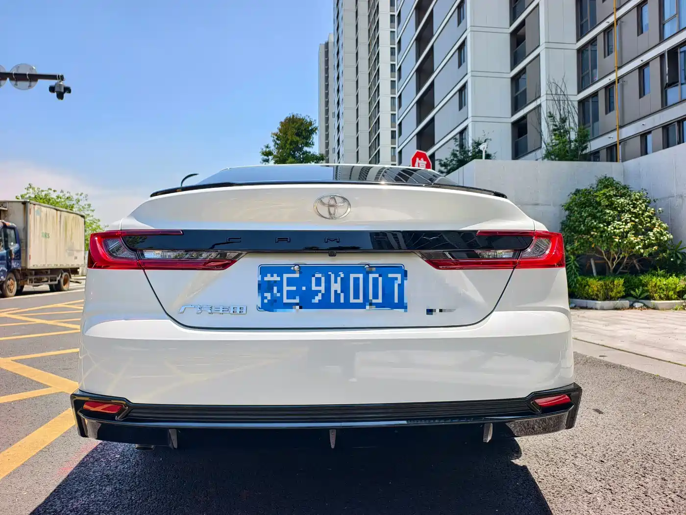 Toyota Camry 2026 Hybrid 2.0HSE Sport Lite Edition фото 4