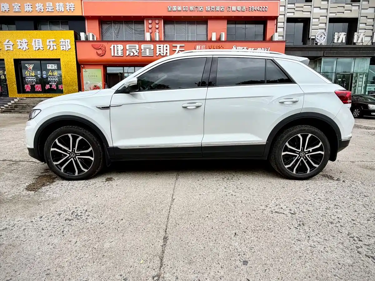 VOLKSWAGEN T-ROC EXPLORING SONGS