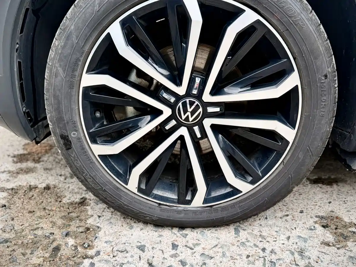 VOLKSWAGEN T-ROC EXPLORING SONGS