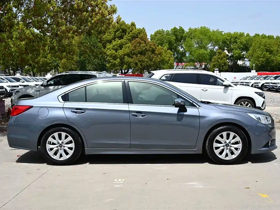 Subaru Legacy 2016 2.5i AWD Trend Edition фото 7