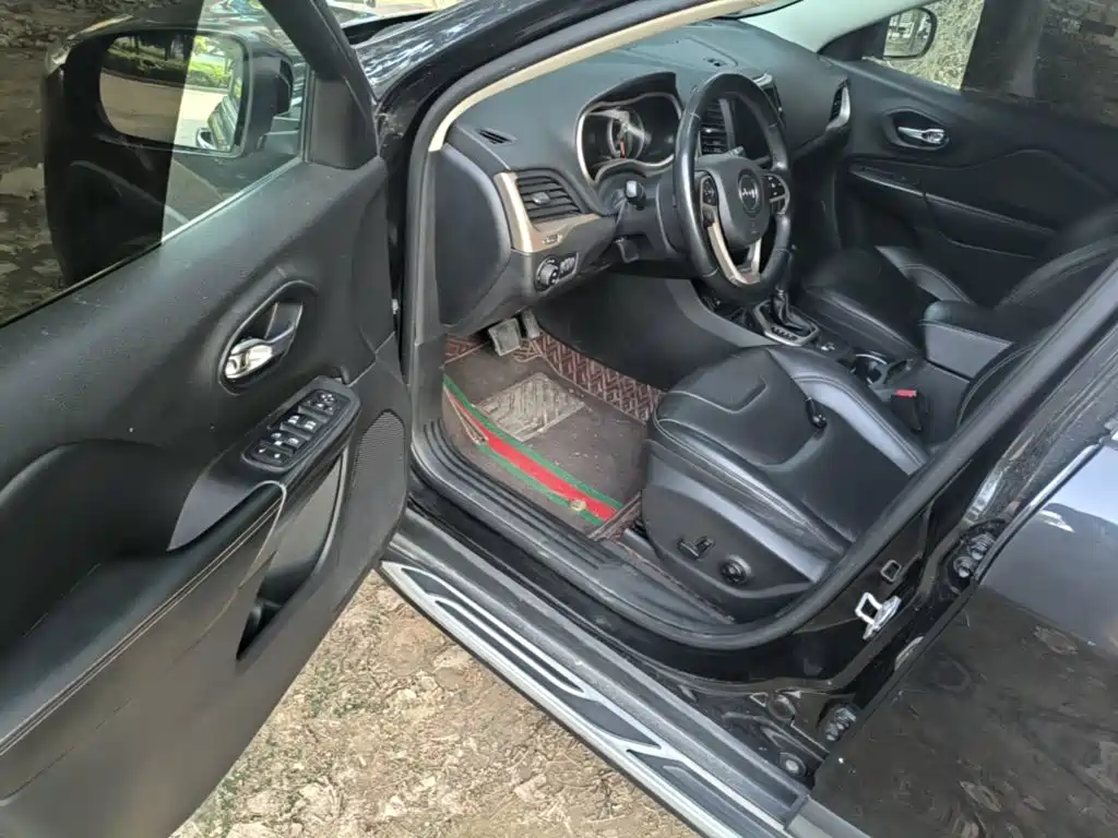 Jeep Cherokee 2018 2017 2.4L Leading Smart Edition