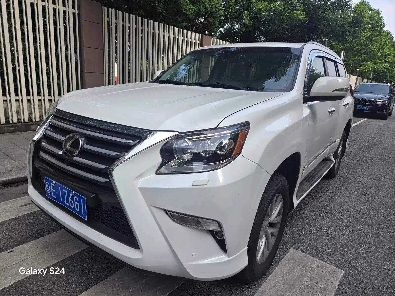 Photo 1 - Lexus GX