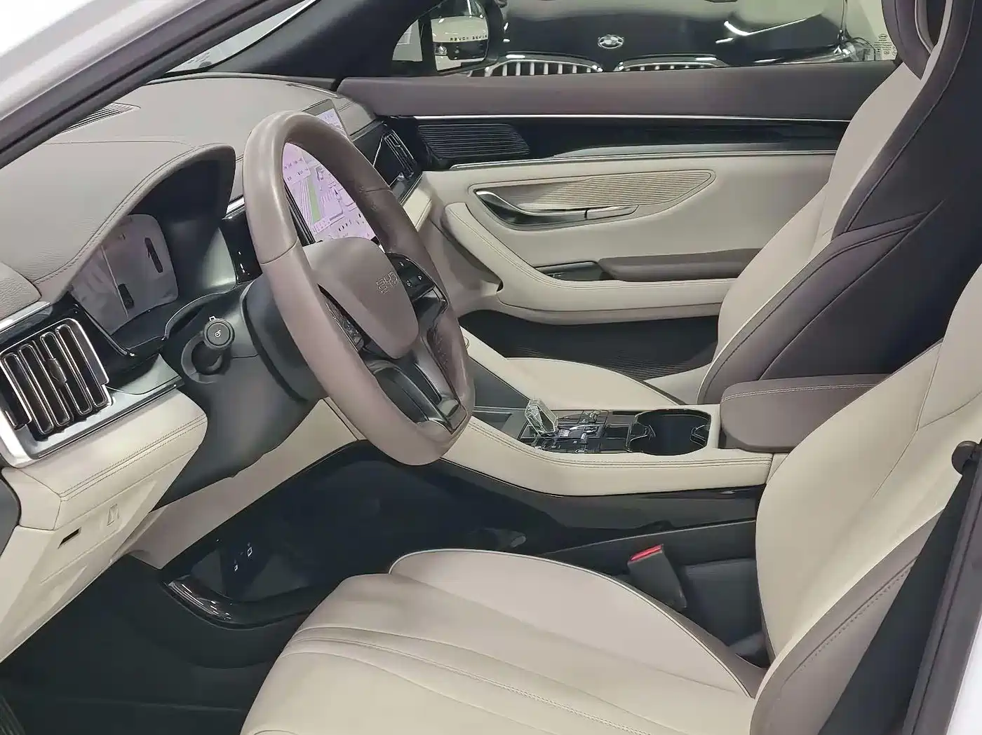BYD Song PLUS PHEV 2024 Glory Edition EV 520km Luxury фото 5