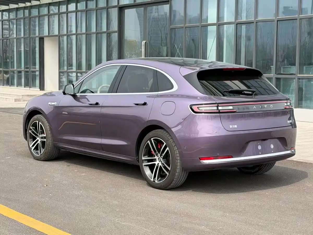 AITO Wenjie AITO M5 2025 Extended Range Ultra AWD фото 5