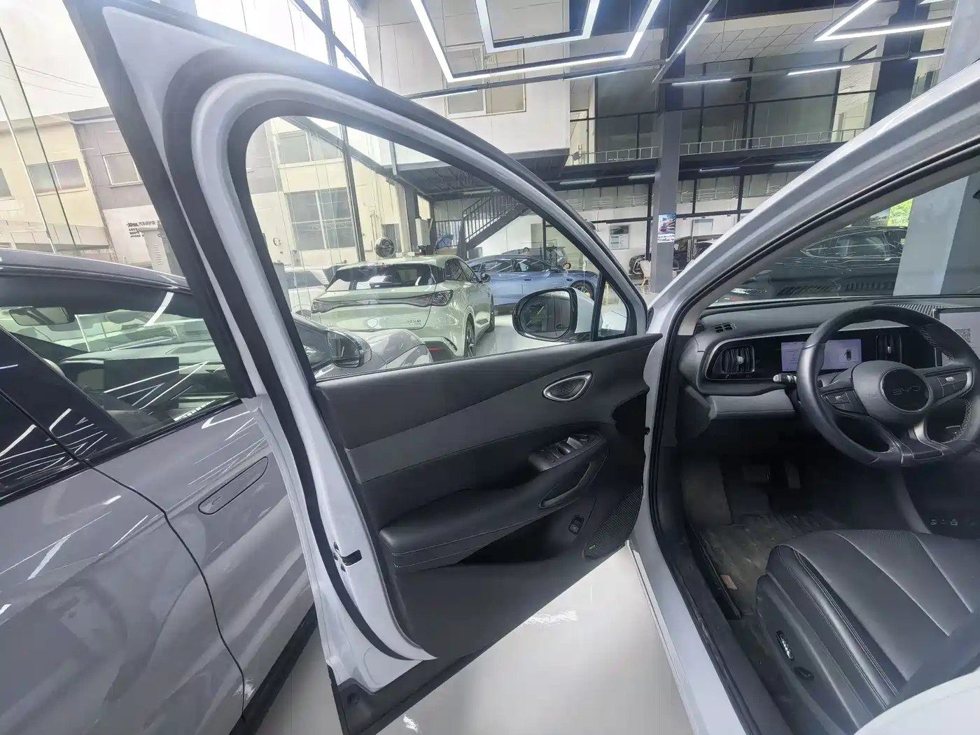 BYD Hai Shi 05 EV 2025 520KM Flagship Smart Navigation Edition фото 8