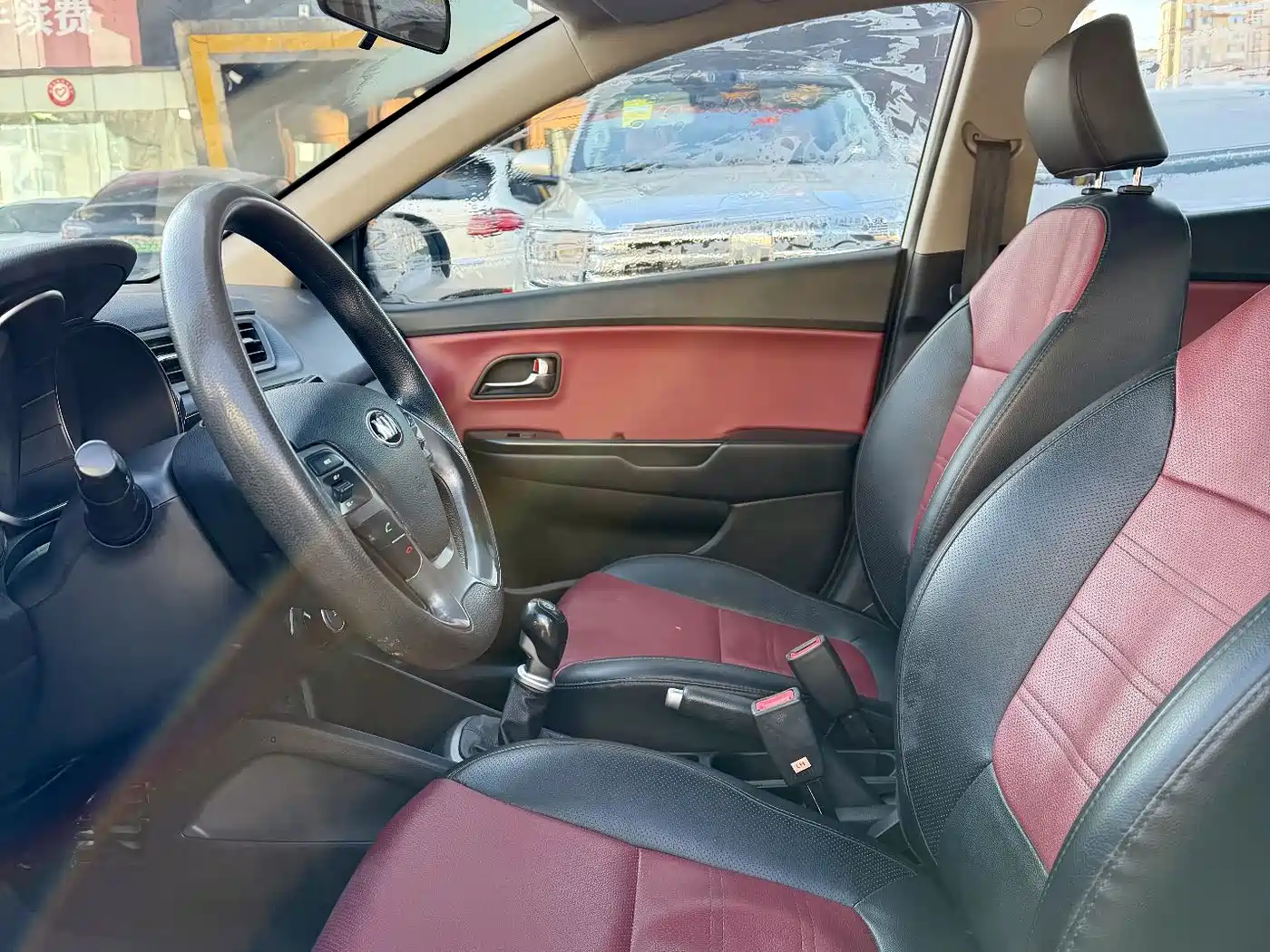 Kia K2 2015 Hatchback 1.4L MT GLS Cool Edition фото 4