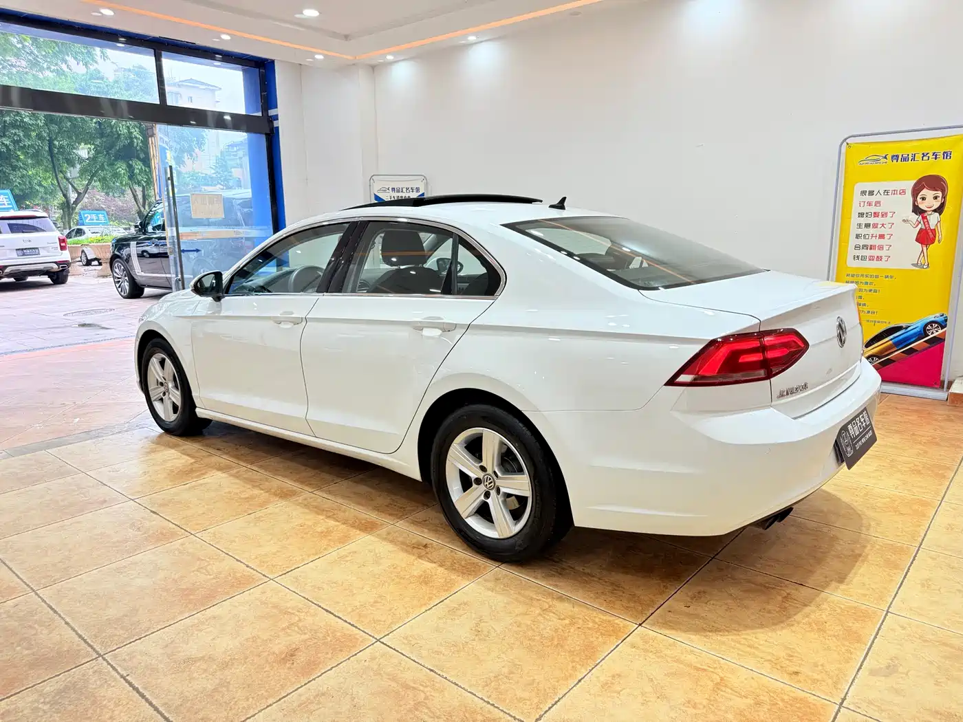 Volkswagen Lamando 2017 230TSI DSG Trend Edition фото 6