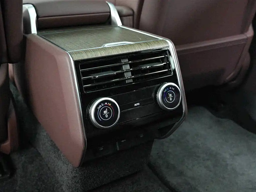 Land Rover Range Rover 2025 3.0 L6 400PS Genesis Extended Wheelbase фото 22