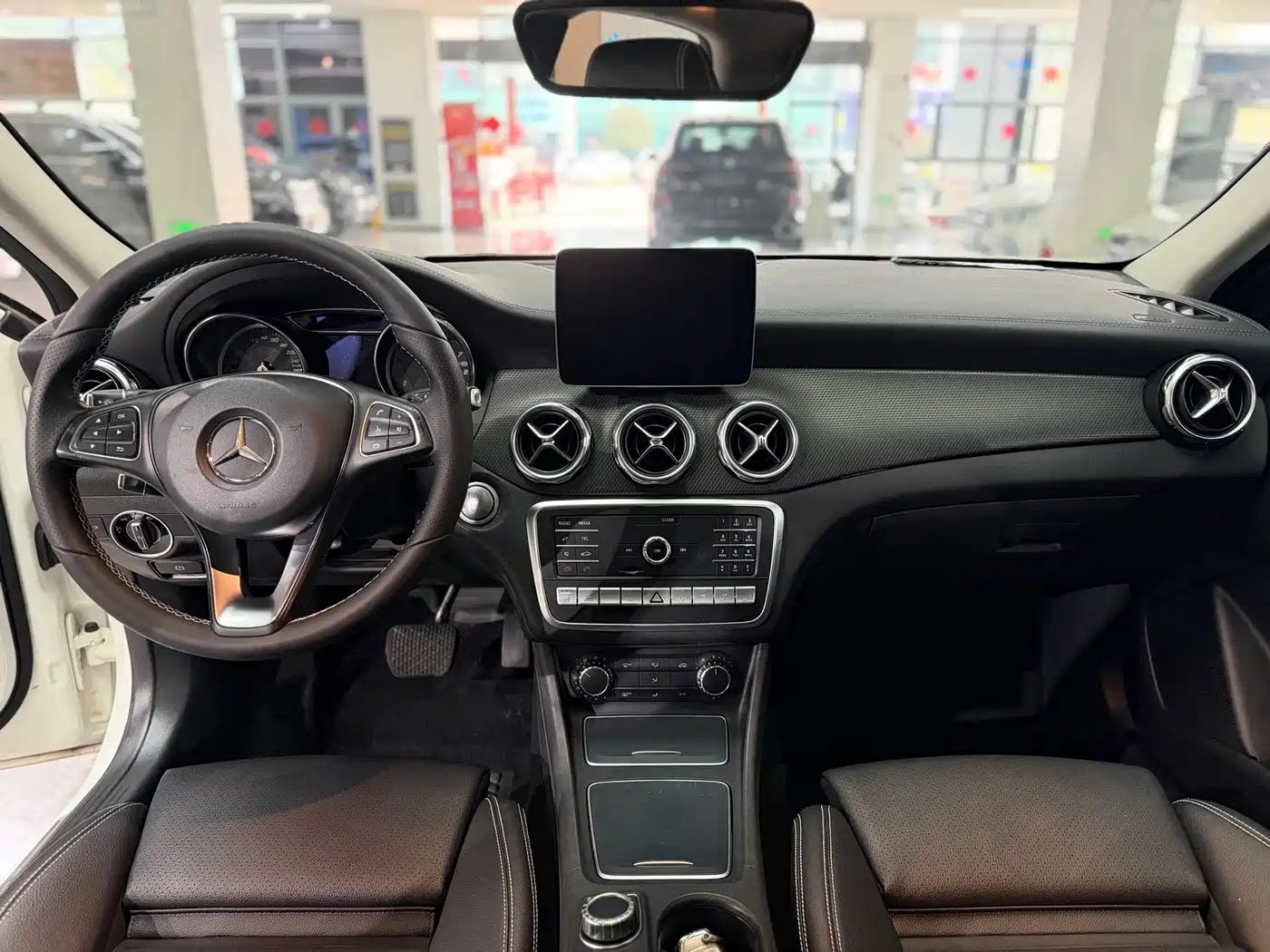 Mercedes-Benz GLA 2018 GLA 220 4MATIC Sport фото 10