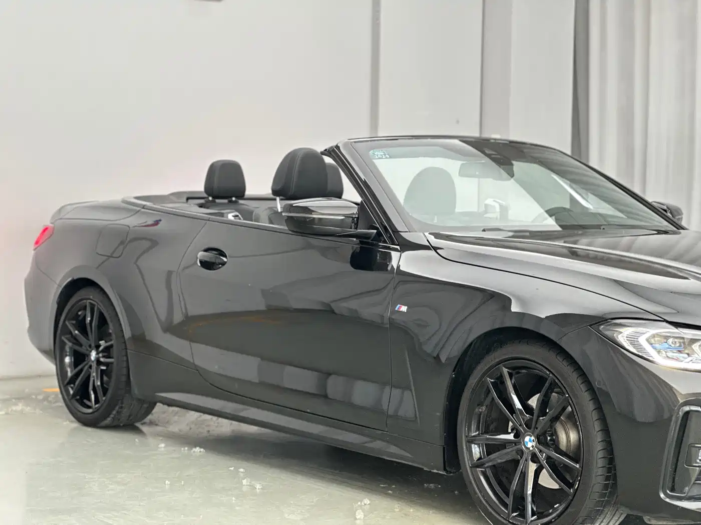 BMW 4 Series 2022 425i Convertible M Sport Shadow Night Package фото 8