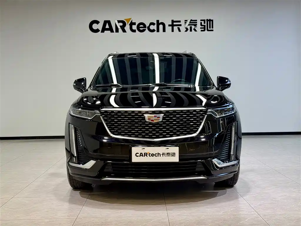 CADILLAC XT6