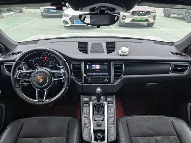 Porsche Macan 2017 Macan 2.0T — фото 5