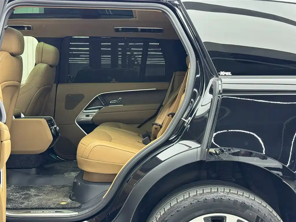 Land Rover Range Rover 2025 3.0 L6 400PS Flourishing Era Extended Wheelbase фото 7