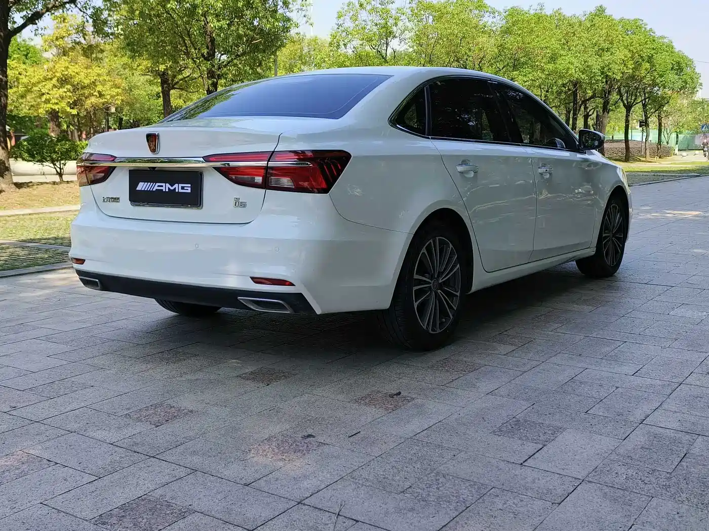 Roewe i6 2020 2020 PLUS 1.6L CVT 4G Connected Glory Holographic Edition