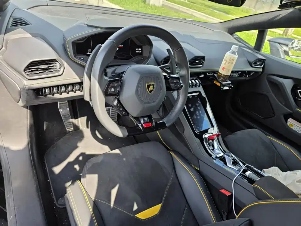 LAMBORGHINI HURACÁN