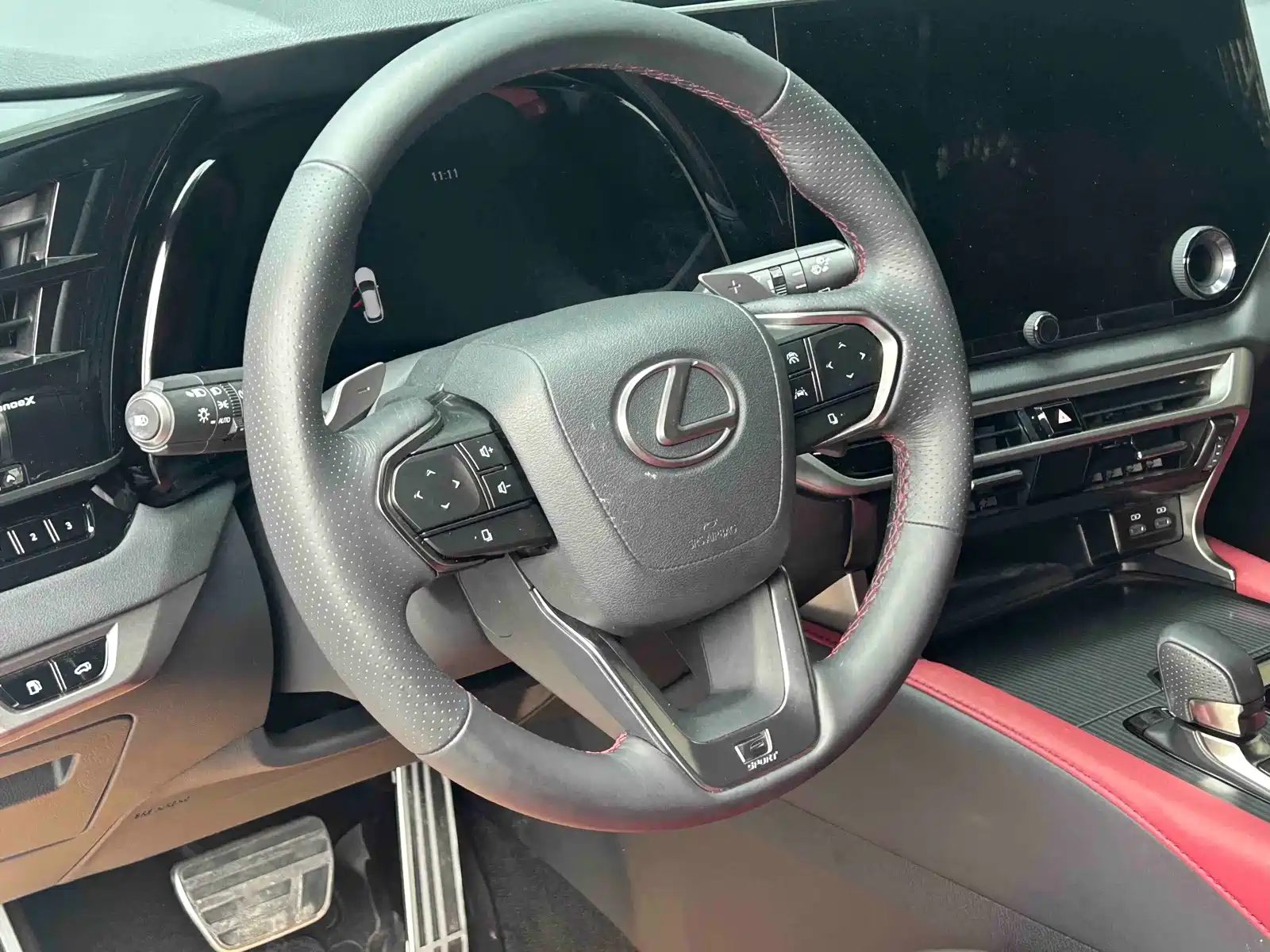 Фото 23 - Lexus RX