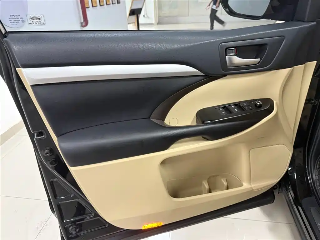 Toyota Highlander 2018 2.0T 4WD Luxury 7-seater China VI фото 23