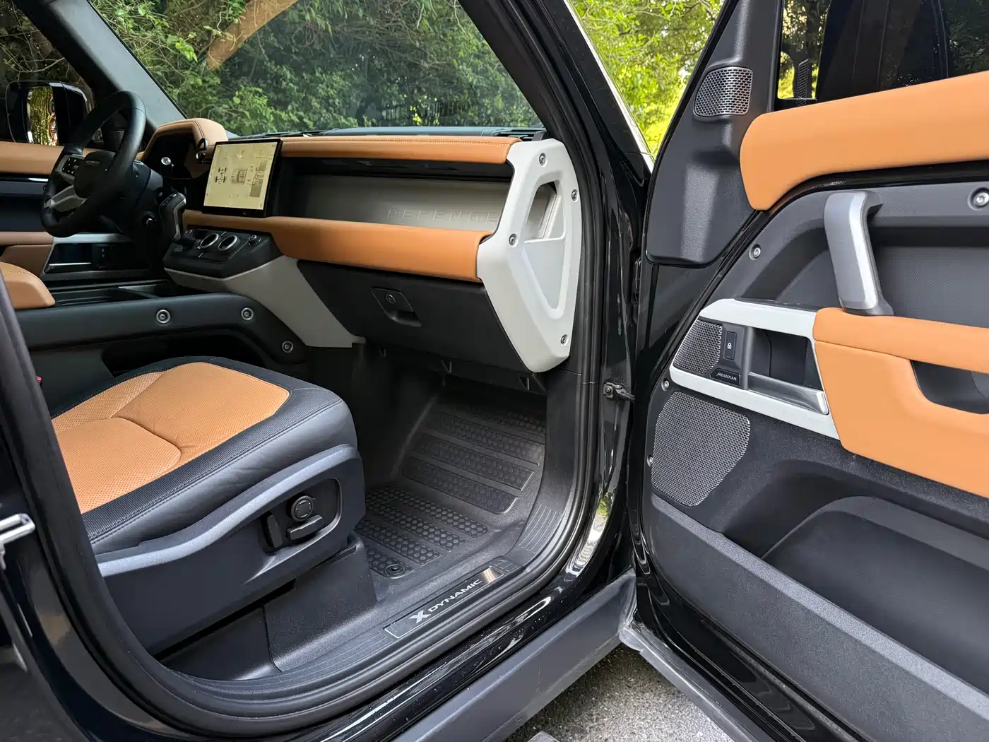Land Rover Defender 2024 110 3.0T P400 X-DYNAMIC HSE фото 8