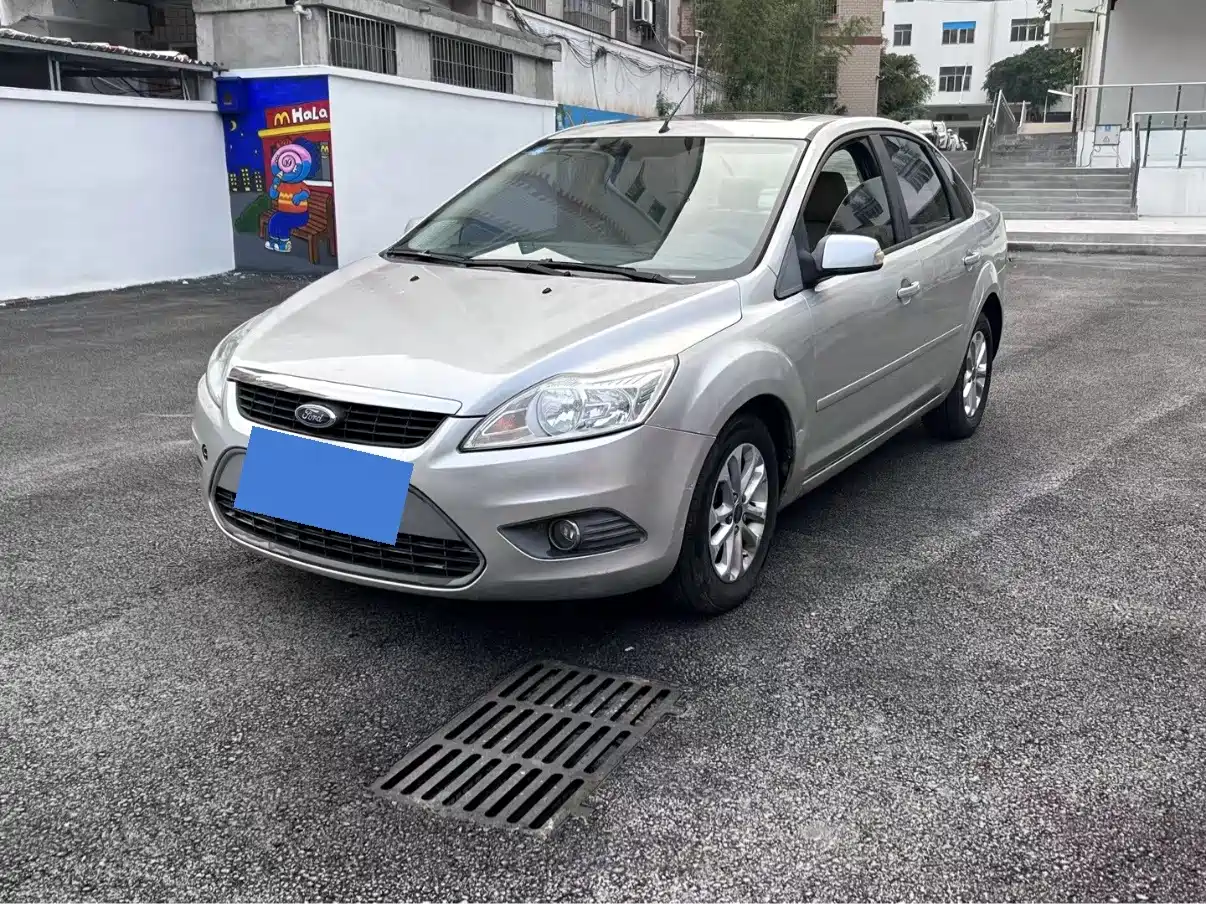 Ford Focus 2010 2011 Sedan 1.8L Automatic Fashion