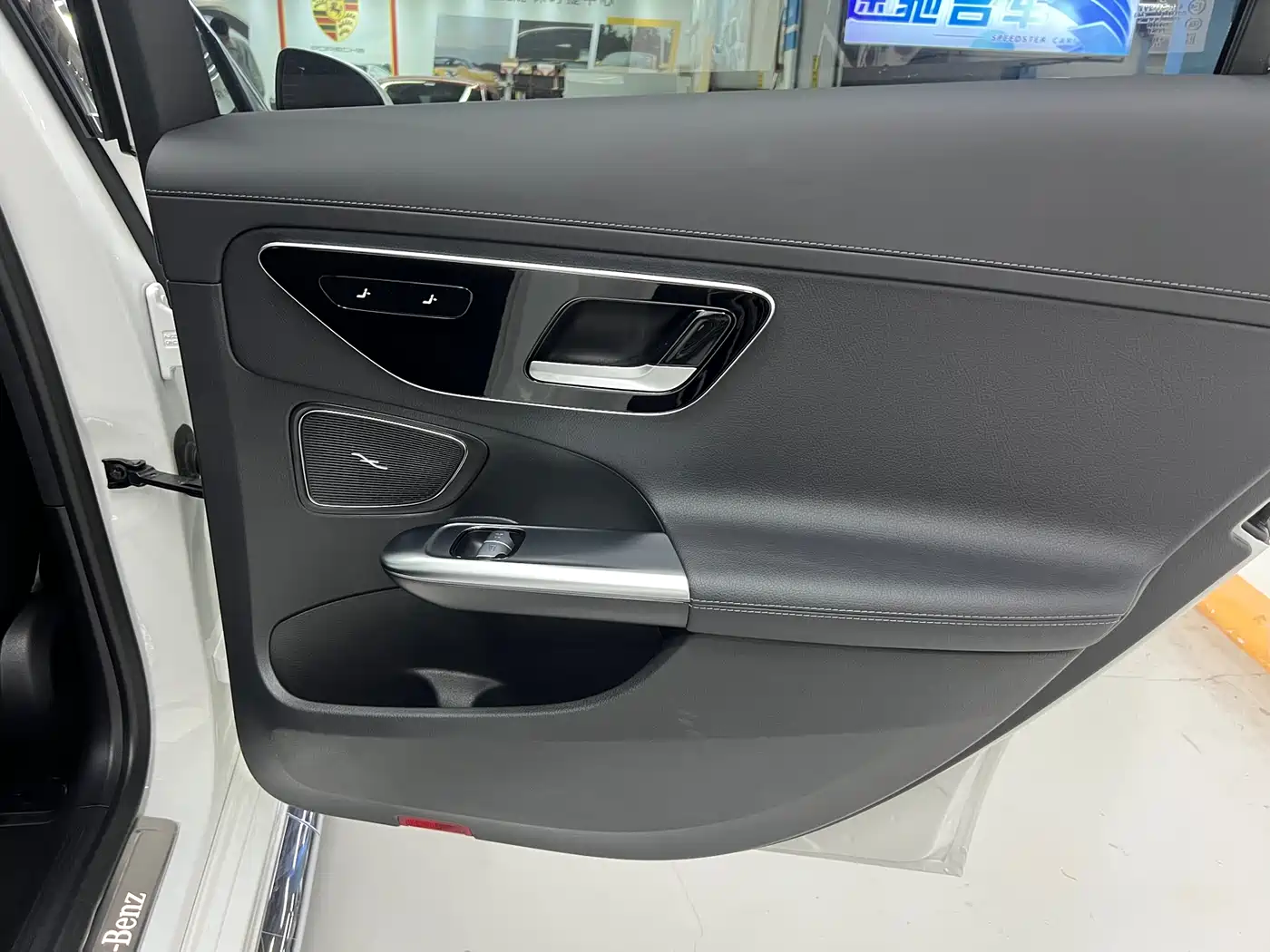 Mercedes-Benz C-Class 2024 C 260 L Sport фото 8