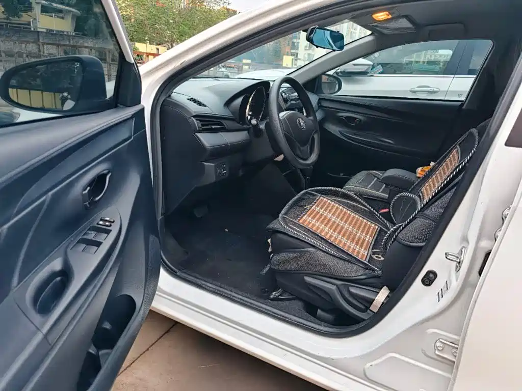 Фото 6 - Toyota Vios FS