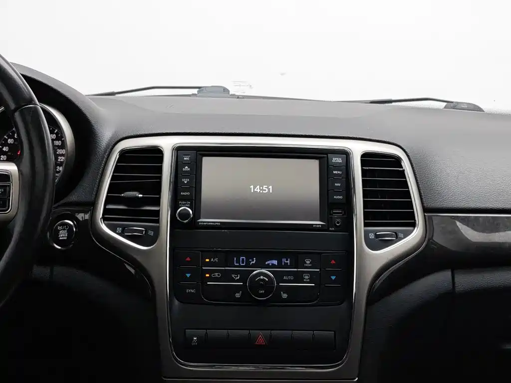 Photo 12 - Jeep Grand Cherokee (Import)
