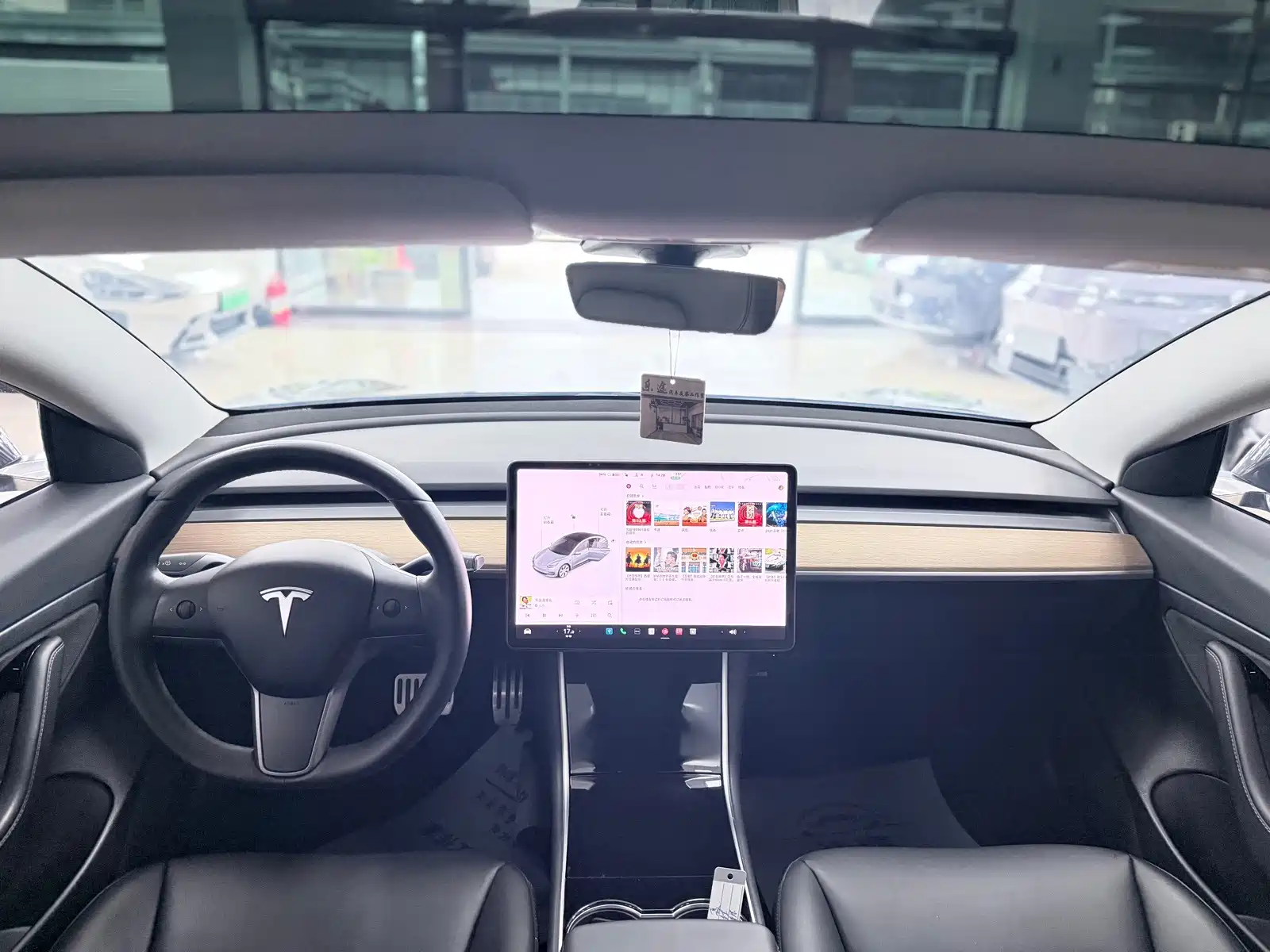 Фото 9 - Tesla Model 3